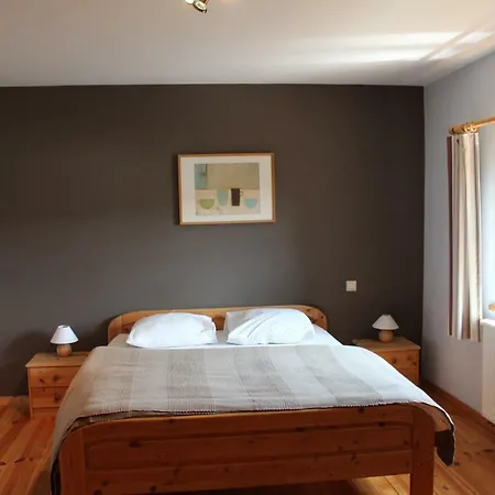 Gite De L'ehm Holiday home Custinne